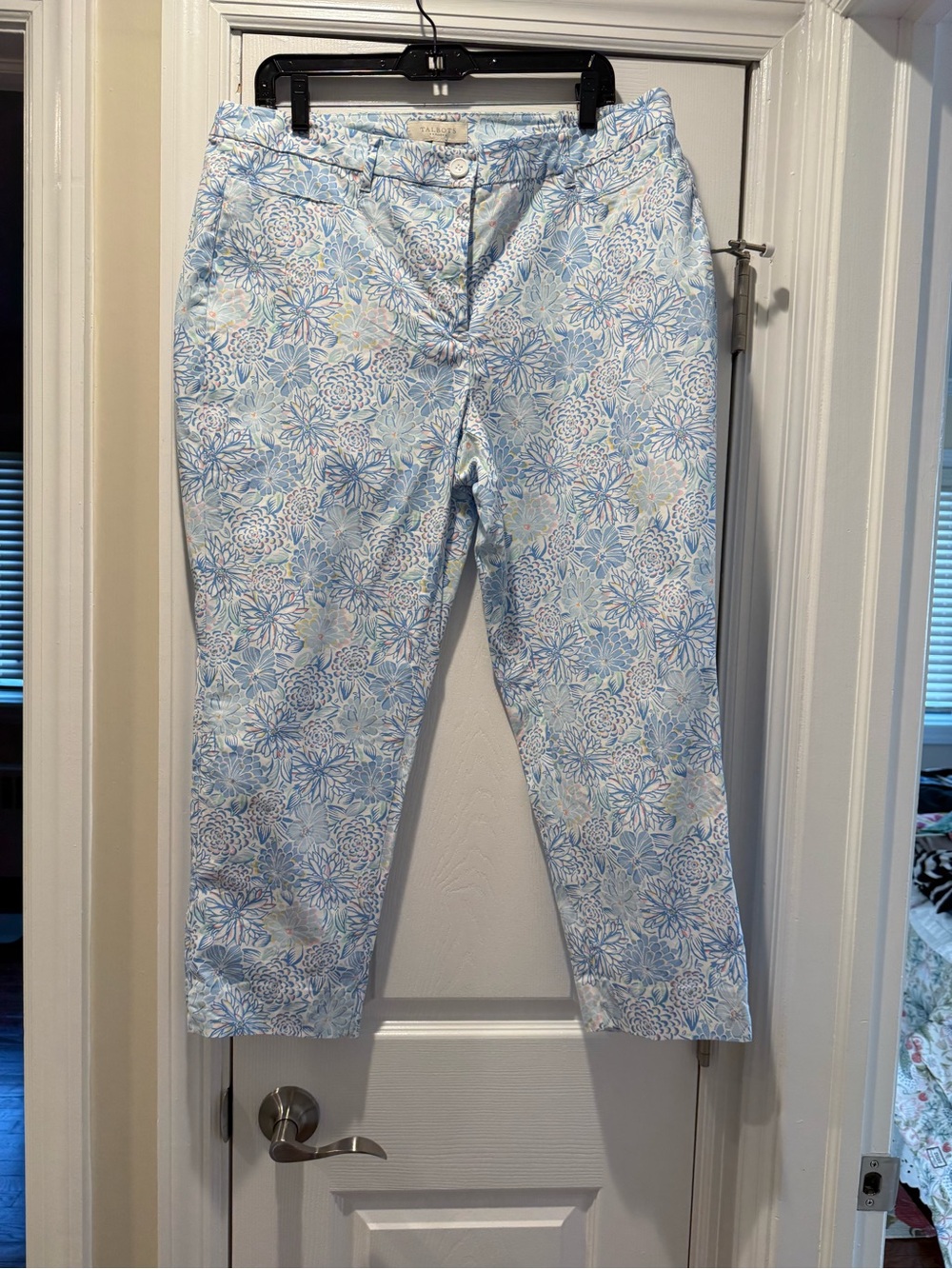 Talbots Blue Floral Cropped Capri Pants